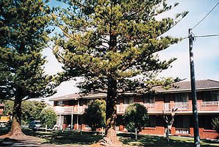 Eastern Beach Holiday Units - Tourism Townsville 0