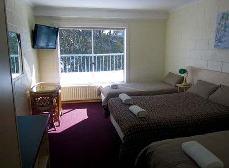 Falls Creek Hotel - Tourism Townsville 0