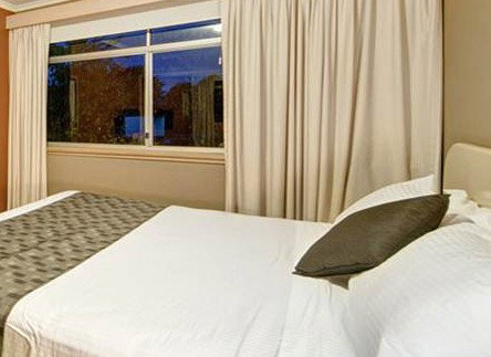 The Statesman Hotel - Tourism Townsville 1