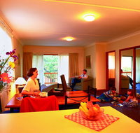 Oxley Court Serviced Apartments - Tourism Townsville