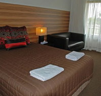 Red Cedars Motel - Tourism Townsville