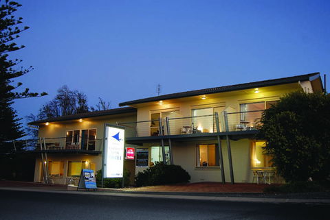 Harbour View Motel - Tourism Townsville 0