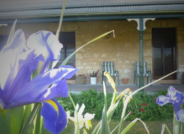 Robe House - Tourism Townsville 5