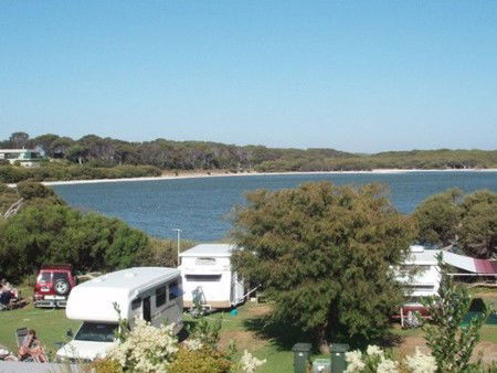 Lakeside Tourist Park - Tourism Townsville 3