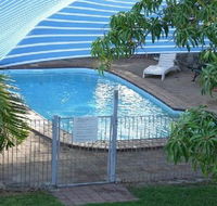 Ashs Holiday Units and Cafe - Tourism Townsville