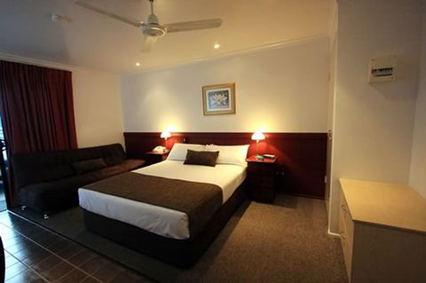 Xenia Central Studio Accommodation - Tourism Townsville 1