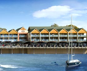 Quality Suites Crest Mandurah - Tourism Townsville 0