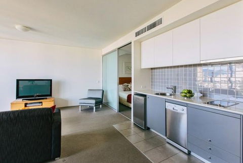 Cairns Harbour Lights Hotel - Tourism Townsville 1
