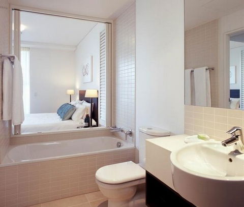 Cairns Harbour Lights Hotel - Tourism Townsville 3