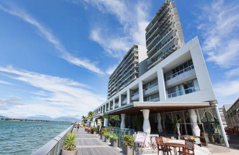 Cairns Harbour Lights Hotel - Tourism Townsville 5