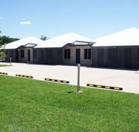 Emerald Park Motel - Tourism Townsville