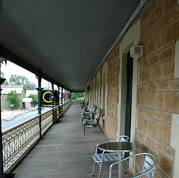 Hotel Mannum - Tourism Townsville 0