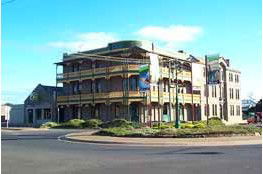Quality Hotel Bentinck - Tourism Townsville 0