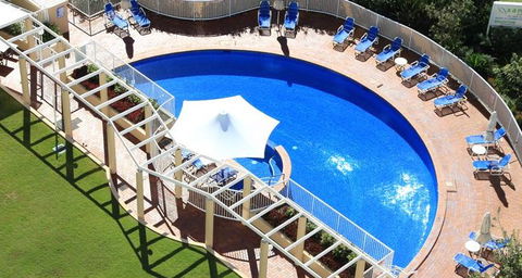 Xanadu Main Beach - Tourism Townsville 0