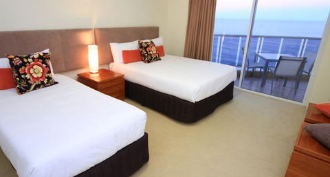 Xanadu Main Beach - Tourism Townsville 4