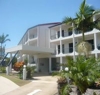 L'Amor Holiday Apartments - Tourism Townsville