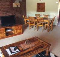Cleveland Visitor Villas Motel  Shailer Park Garden Villas - Tourism Townsville