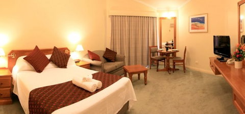 Abbey Beach Resort - Tourism Townsville 0
