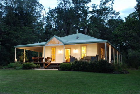 Fernridge Farm Cottage - Tourism Townsville 1