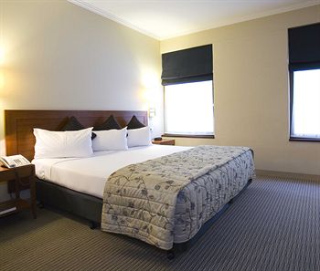 Quality Hotel Batman's Hill On Collins - Tourism Townsville 1