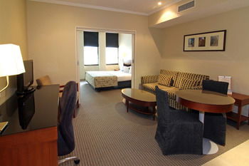 Quality Hotel Batman's Hill On Collins - Tourism Townsville 11