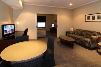 Quality Hotel Batman's Hill On Collins - Tourism Townsville 12