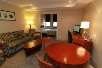 Quality Hotel Batman's Hill On Collins - Tourism Townsville 14
