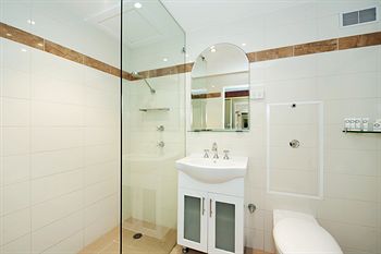 Quality Hotel NOAH'S On The Beach - Tourism Townsville 0