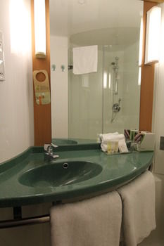 Ibis Newcastle - Tourism Townsville 1