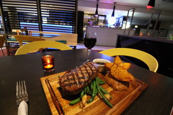 Ibis Newcastle - Tourism Townsville 9