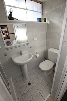 Across Country Motel And Serviced Apartments - Tourism Townsville 3