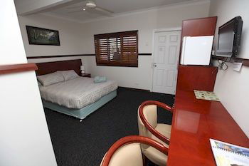 Across Country Motel And Serviced Apartments - Tourism Townsville 7