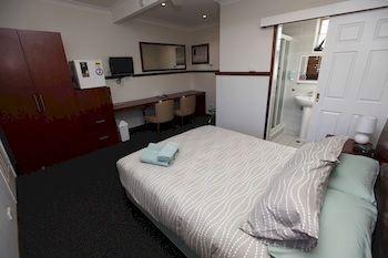 Across Country Motel And Serviced Apartments - Tourism Townsville 8