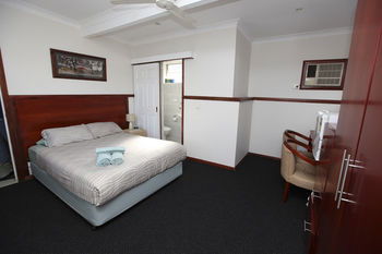 Across Country Motel And Serviced Apartments - Tourism Townsville 15