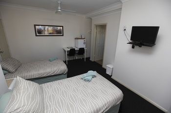 Across Country Motel And Serviced Apartments - Tourism Townsville 16