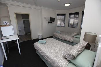 Across Country Motel And Serviced Apartments - Tourism Townsville 19