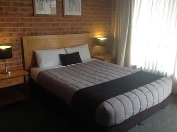 Akuna Motor Inn And Apartments - Tourism Townsville 1