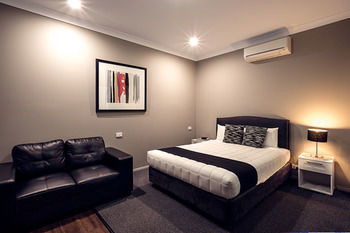 Akuna Motor Inn And Apartments - Tourism Townsville 13