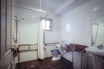 Akuna Motor Inn And Apartments - Tourism Townsville 15