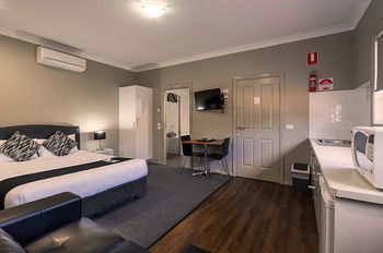 Akuna Motor Inn And Apartments - Tourism Townsville 17