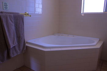 Shearing Shed Motor Inn - Tourism Townsville 7