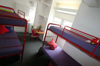 Zing Backpackers - Tourism Townsville 4