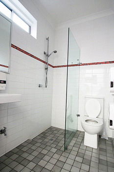 Zing Backpackers - Tourism Townsville 5