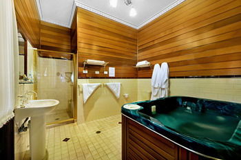 CBC Bed & Breakfast & Cafe - Tourism Townsville 14