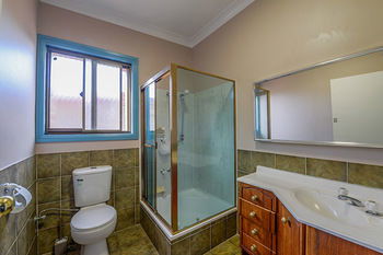 CBD Accommodation Tamworth - Tourism Townsville 1