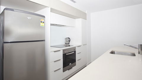 BEST WESTERN Islington Apartments - Tourism Townsville 0