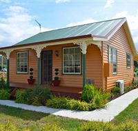 Grand Ole Topiary Cottage - Tourism Townsville