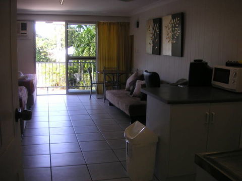 Cairns Holiday Lodge - Tourism Townsville 3