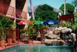 Cairns Holiday Lodge - Tourism Townsville 4