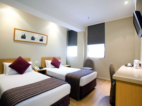 Quality Hotel Batman's Hill On Collins - Tourism Townsville 0